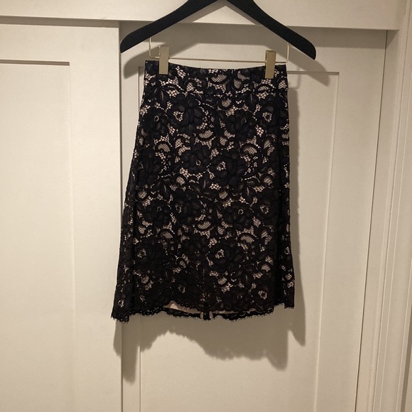 Kate Spade black lace a-line midi skirt. Size 0, excellent like-new condition - Picture 2 of 5